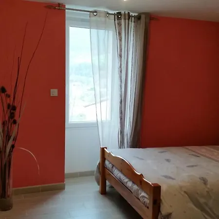 Du Tilleul Nyaraló La Cresse